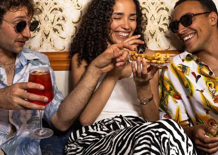 River Fronte Mare Con Piscina Rimini