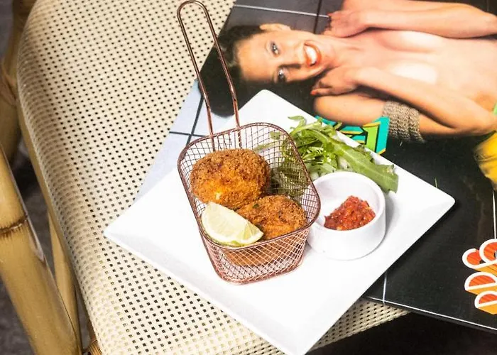 Hotel River Fronte Mare Con Piscina 3*