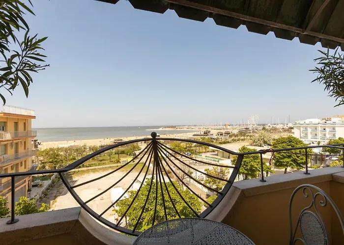 Hotel River Fronte Mare Con Piscina Rimini