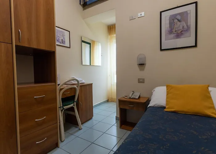 Hotel River Fronte Mare Con Piscina 3*