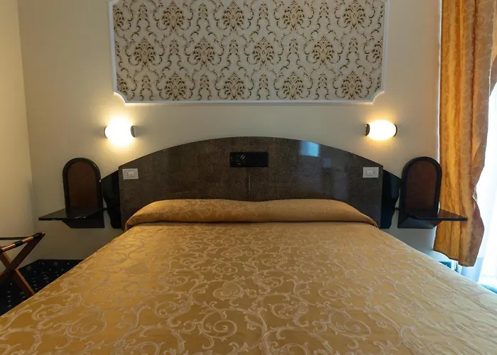 River Fronte Mare Con Piscina Rimini