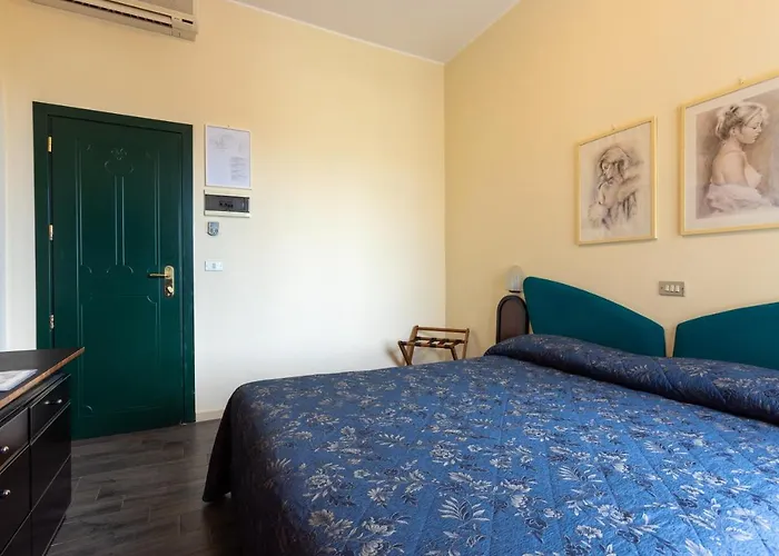 River Fronte Mare Con Piscina Hotel