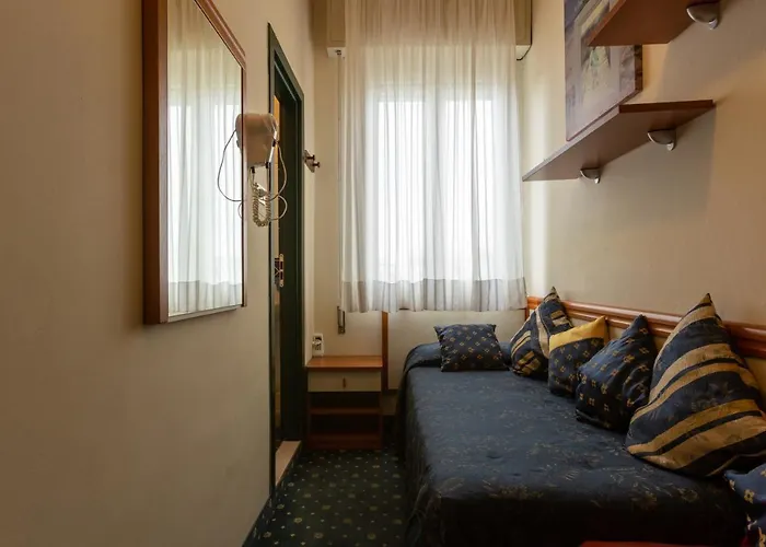 Hotel River Fronte Mare Con Piscina Rimini