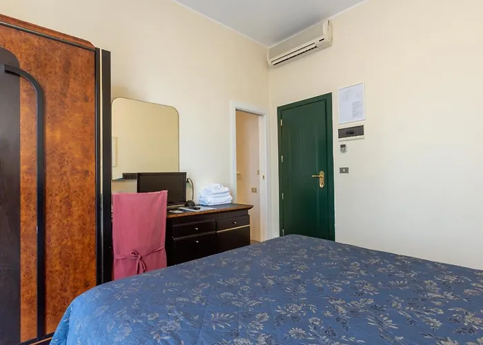 River Fronte Mare Con Piscina Hotel