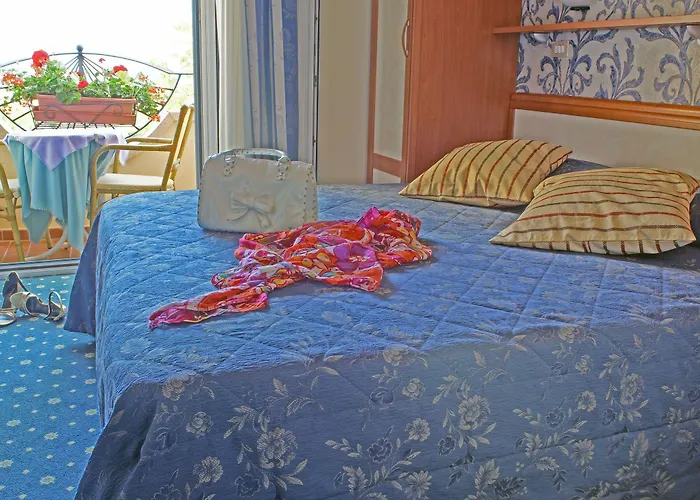 Hotel River Fronte Mare Con Piscina