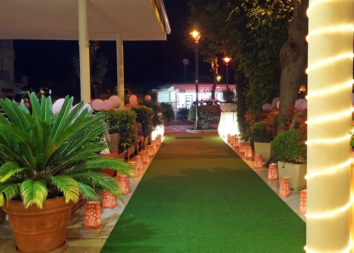 River Fronte Mare Con Piscina Hotel Rimini