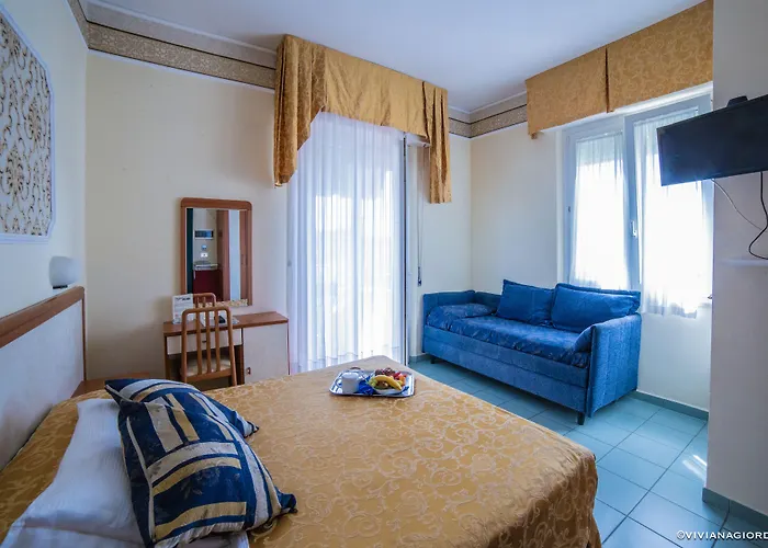 River Fronte Mare Con Piscina Hotel Rimini