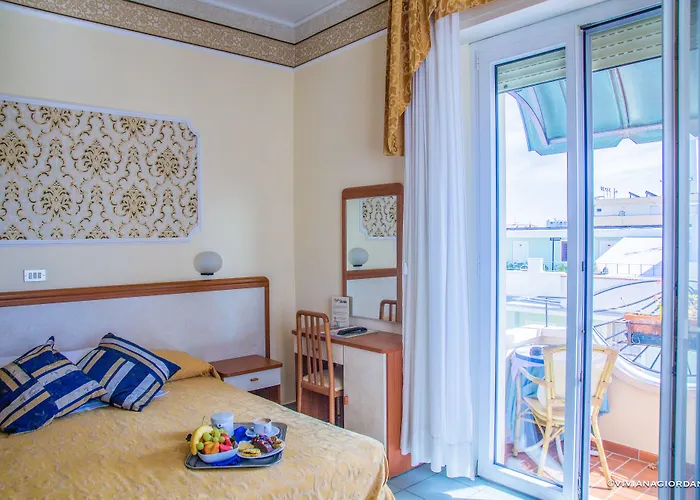 River Fronte Mare Con Piscina