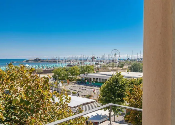 Hotel River Fronte Mare Con Piscina Rimini