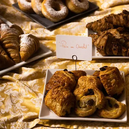 Szálloda River Fronte Mare Con Piscina 3*