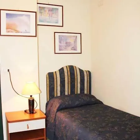 Hotell River Fronte Mare Con Piscina Rimini