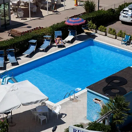 River Fronte Mare Con Piscina Hotel Rimini