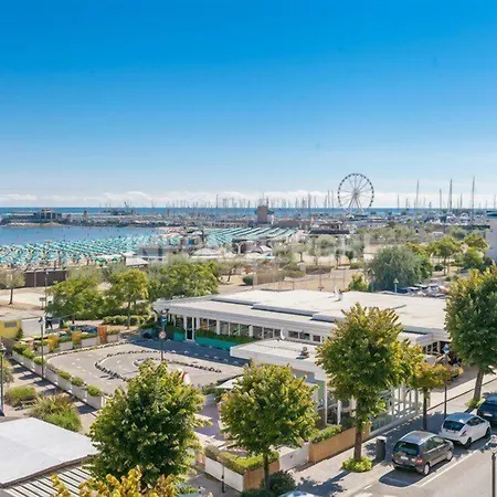 River Fronte Mare Con Piscina Szálloda Rimini