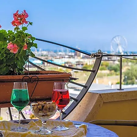 Hotel River Fronte Mare Con Piscina 3*