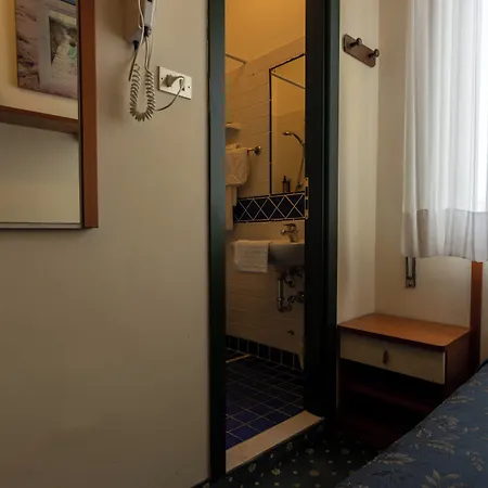 Hotel River Fronte Mare Con Piscina