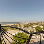 River Fronte Mare Con Piscina Rimini
