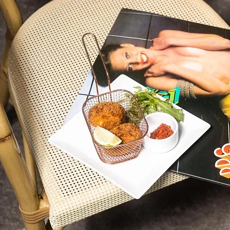 酒店 River Fronte Mare Con Piscina 3*