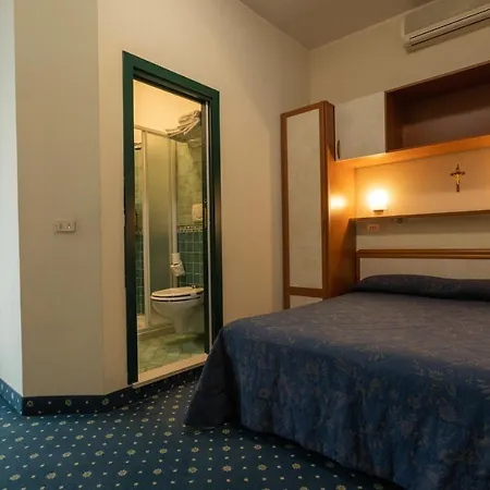 River Fronte Mare Con Piscina Hotell 3*