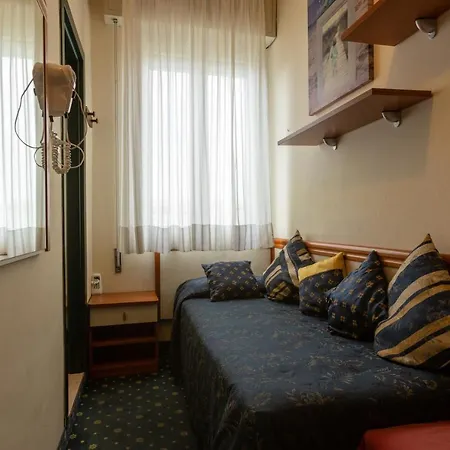 Hotell River Fronte Mare Con Piscina 3*