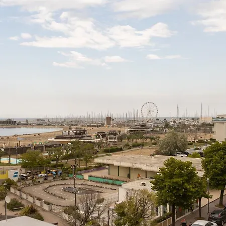 酒店 River Fronte Mare Con Piscina 3*