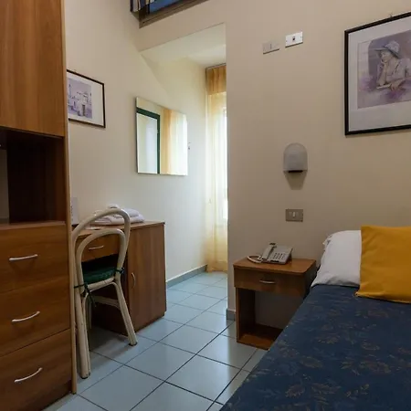 Hotell River Fronte Mare Con Piscina 3*