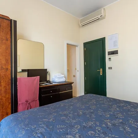 River Fronte Mare Con Piscina Hotell