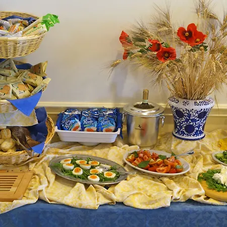 River Fronte Mare Con Piscina 酒店