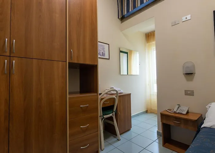 Hotell River Fronte Mare Con Piscina 3*