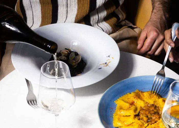 River Fronte Mare Con Piscina 酒店