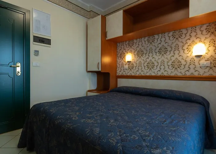 River Fronte Mare Con Piscina 3*