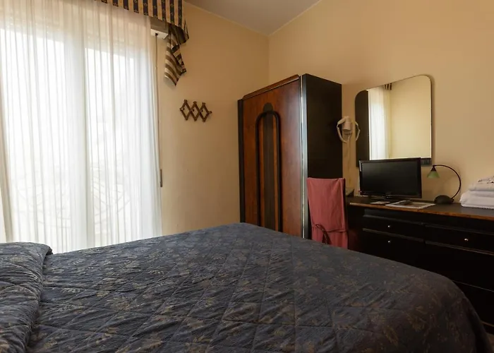 River Fronte Mare Con Piscina 3*