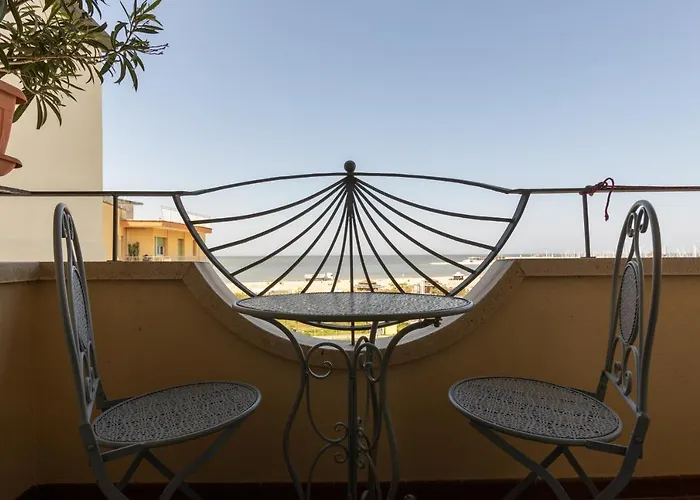 Hotell River Fronte Mare Con Piscina