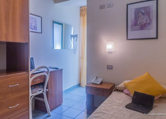 River Fronte Mare Con Piscina Hotell