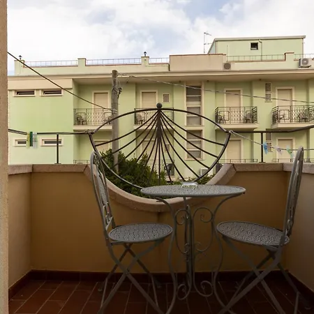 River Fronte Mare Con Piscina Hotel