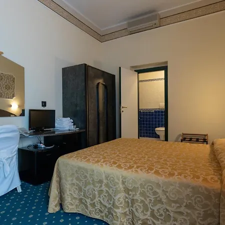 River Fronte Mare Con Piscina 3*