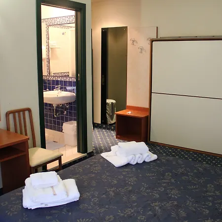 River Fronte Mare Con Piscina