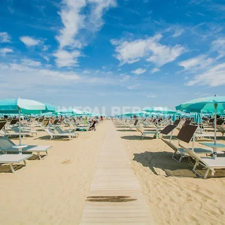 Hotel River Fronte Mare Con Piscina 3*