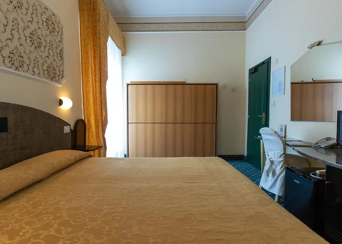 River Fronte Mare Con Piscina Hotel 3*