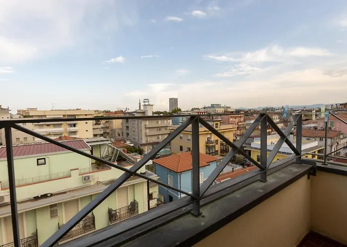 River Fronte Mare Con Piscina Ρίμινι