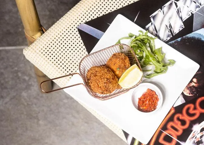 Ξενοδοχείο River Fronte Mare Con Piscina 3*