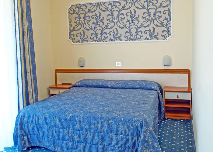 River Fronte Mare Con Piscina Ρίμινι