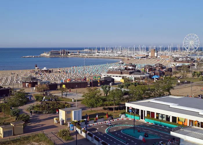 River Fronte Mare Con Piscina 3*